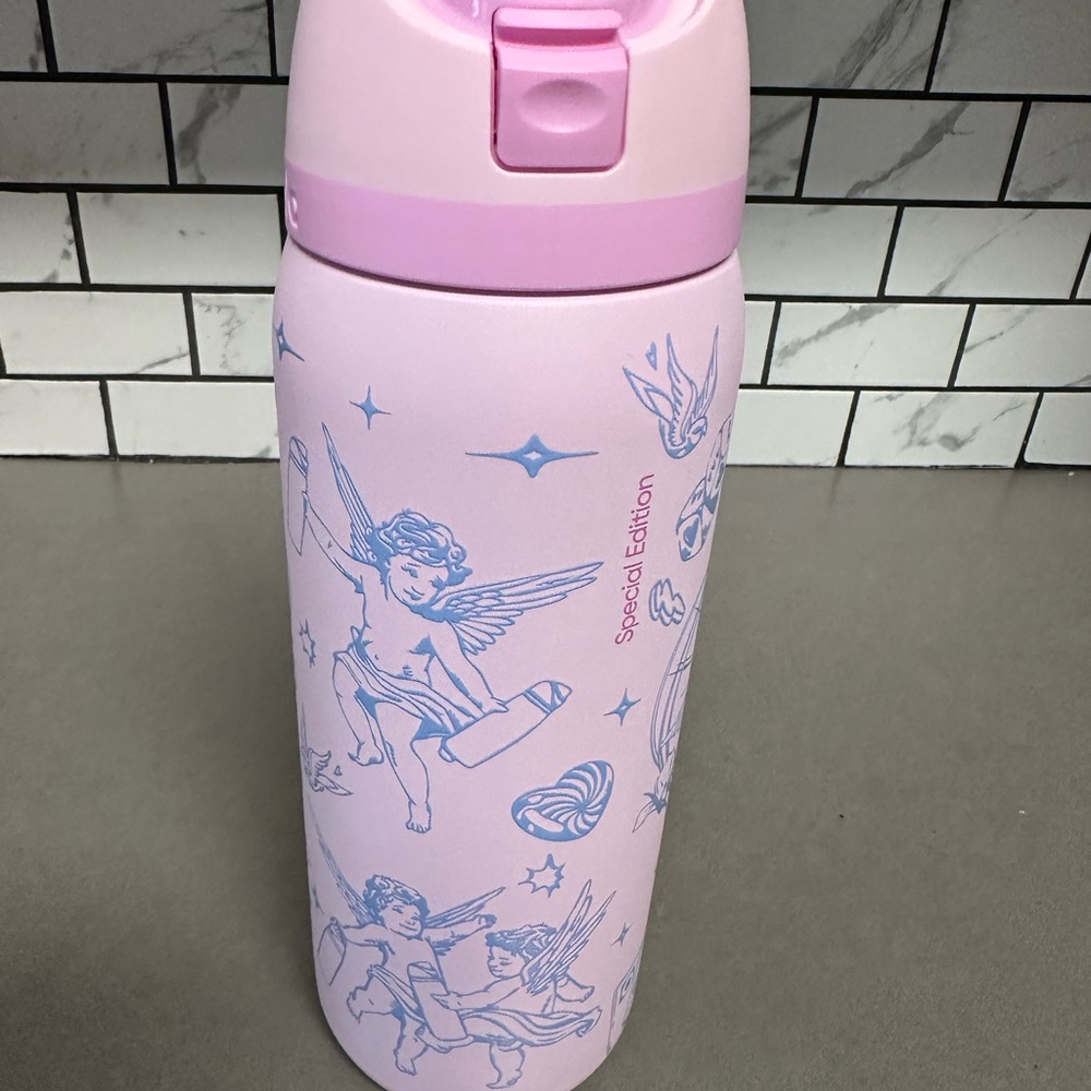 Owala 2026 valentines special edition shot to the heart 32 oz free sip